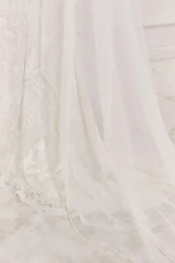 Bohemisk brudslöja med pärlkant